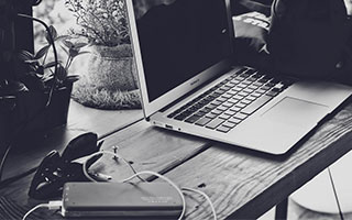 谈球吧(中国)官方网站🏀利拉德重伤 哈利17+8+15  字母哥28+15 步行者3-1擒鹿夺赛点