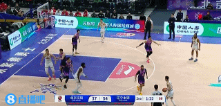 谈球吧体育官网入口越难越准！王岚嵚侧翼接球 晃开防守强投压哨三分命中