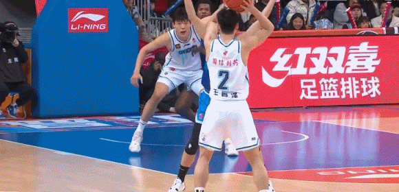 谈球吧(中国)官方网站高举高打！杨瀚森篮下一打二打成二次进攻&随后深度要位打成2+1