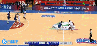 谈球吧苦苦支撑！吴前连续命中三分且三罚全中  连得9分帮球队努力追赶