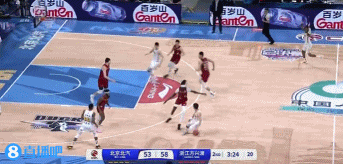 谈球吧体育app下载💥炸裂输出！小巴里-布朗连中2记三分 个人独得8分轰停北京