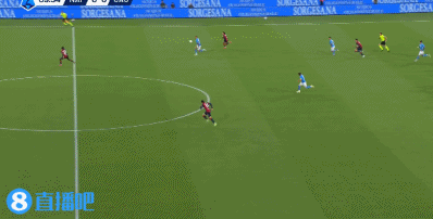 谈球吧体育app下载半场-那不勒斯暂1-0卡利亚里 麦克托米奈精彩凌空侧勾破门